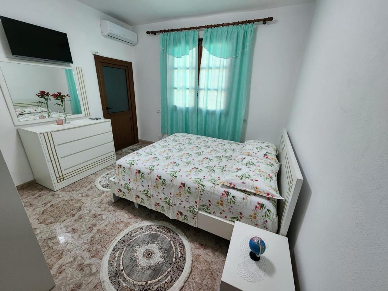 Private Room On A Shared Apartament Near Durres Beach Exteriör bild
