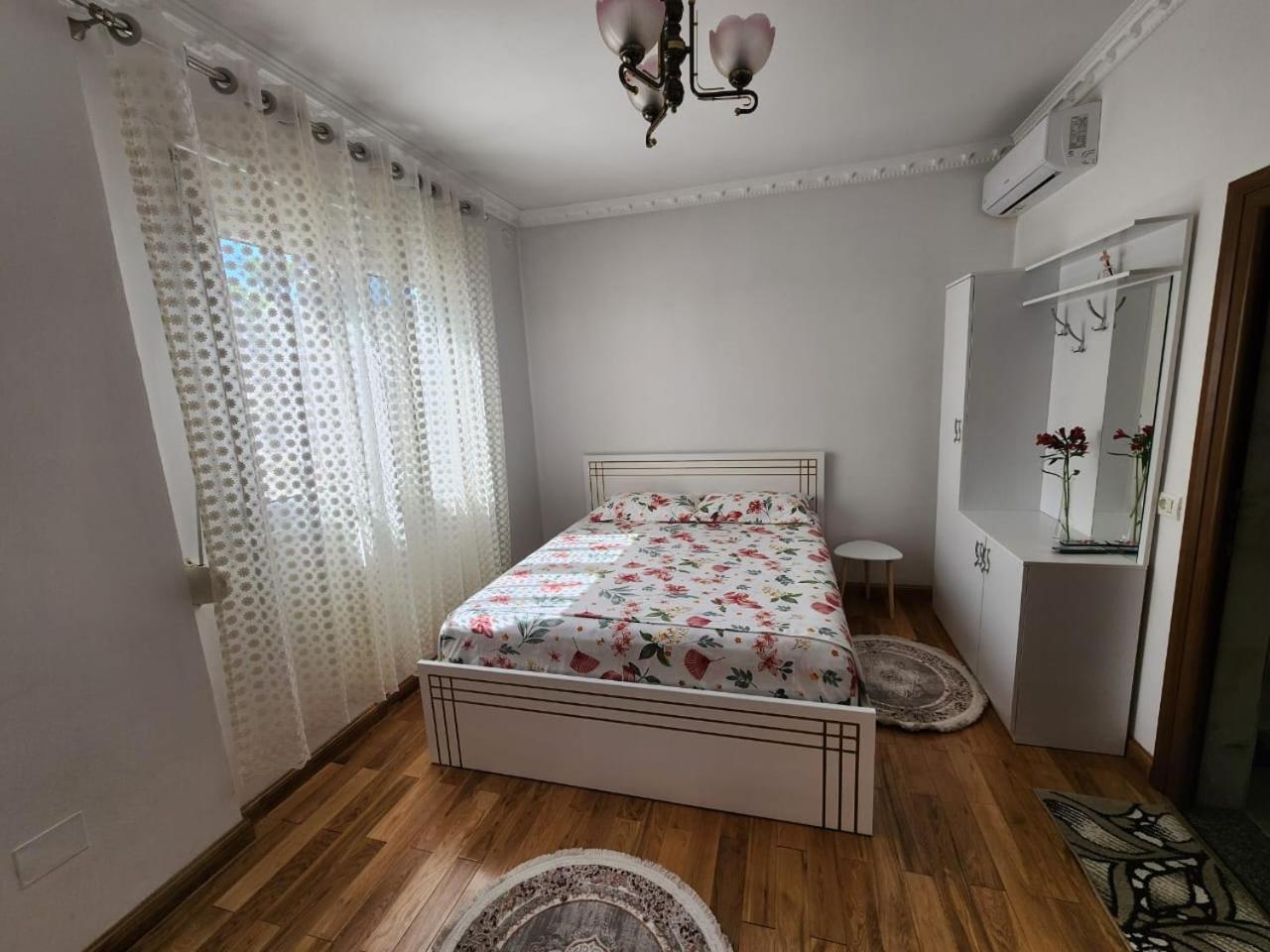 Private Room On A Shared Apartament Near Durres Beach Exteriör bild