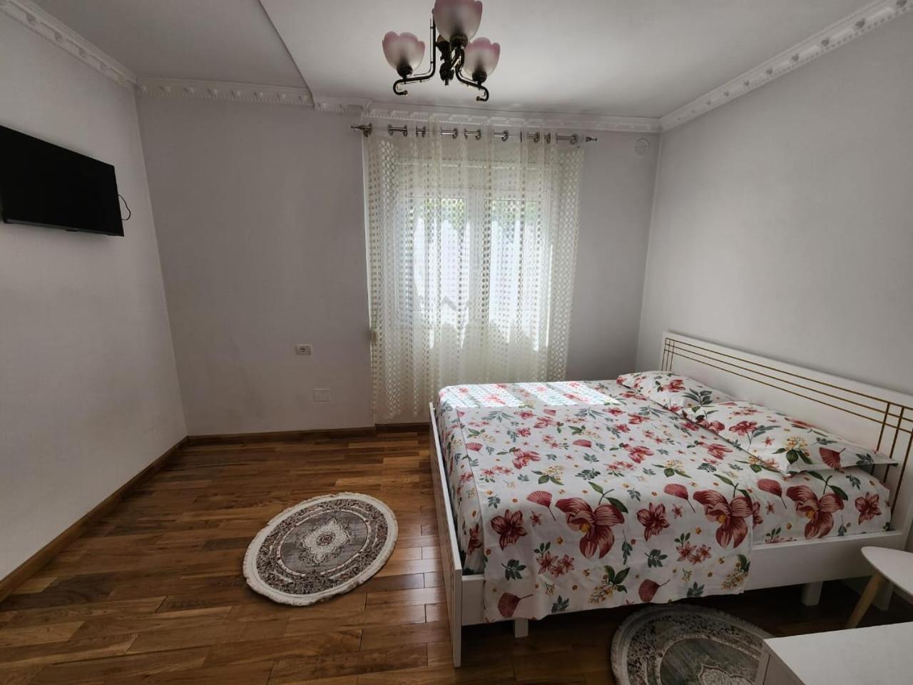Private Room On A Shared Apartament Near Durres Beach Exteriör bild