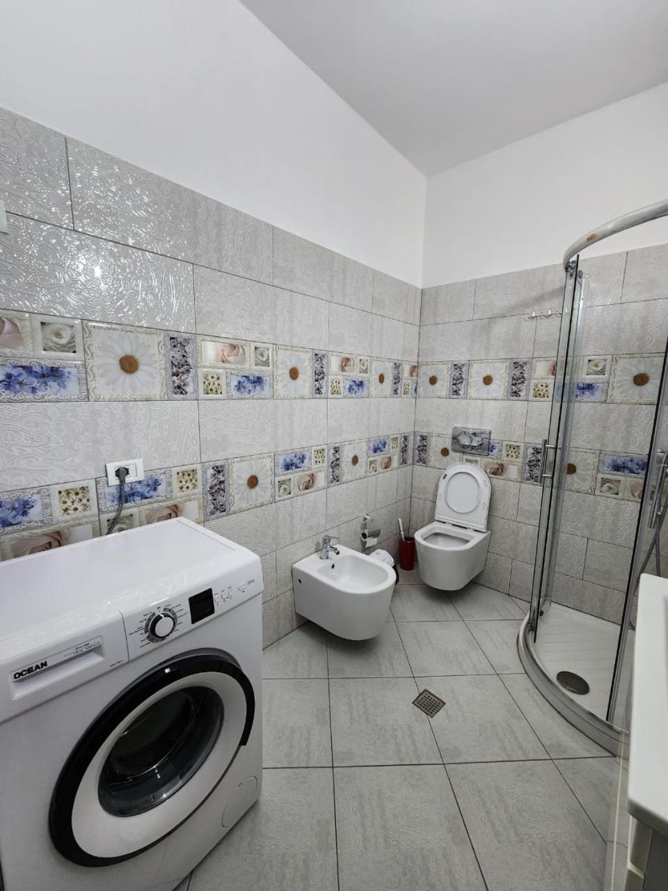 Private Room On A Shared Apartament Near Durres Beach Exteriör bild
