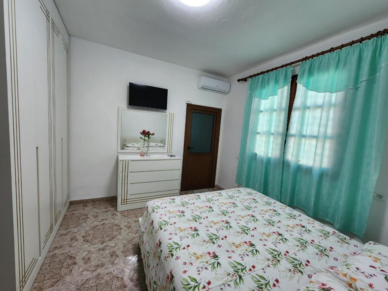 Private Room On A Shared Apartament Near Durres Beach Exteriör bild